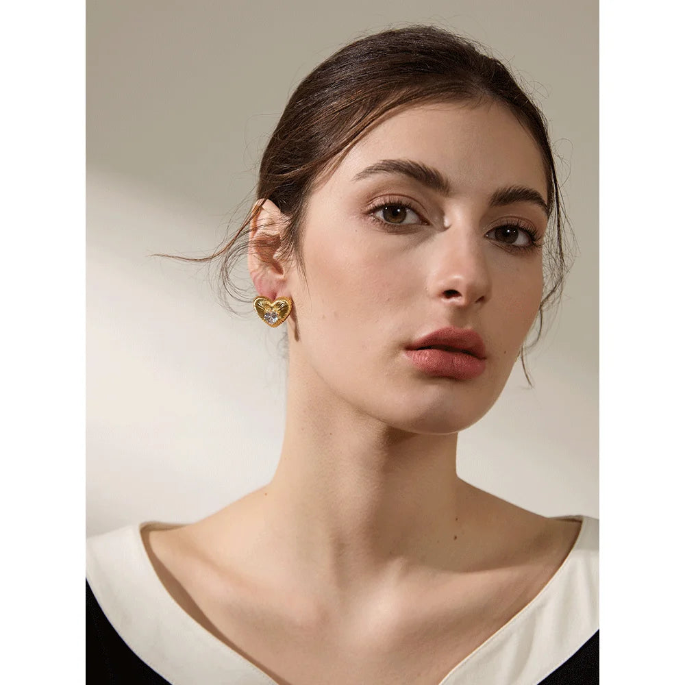 Boucles d'oreilles à tige en acier inoxydable en forme de cœur avec zircone cubique, bijoux tendance romantiques cadeau de gala